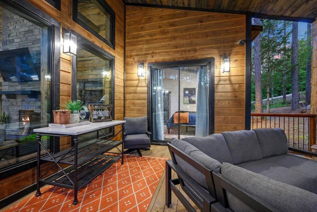 Ember Skye Cabin - 2 Bdr & Bunk Nook/2.5 Bath Broken Bow Buitenkant foto