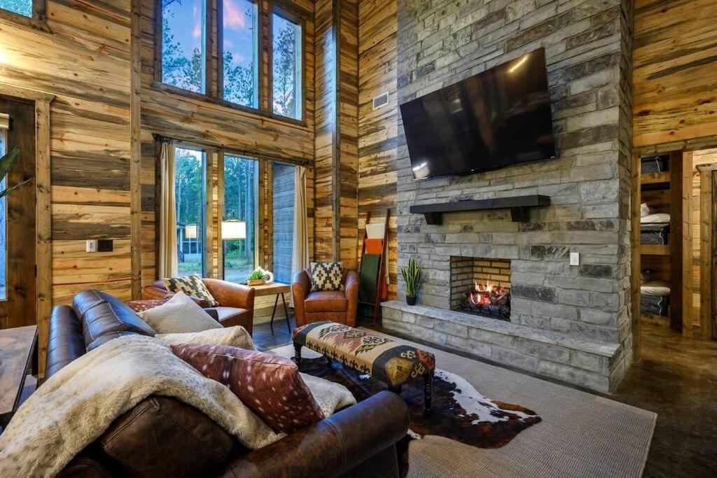 Ember Skye Cabin - 2 Bdr & Bunk Nook/2.5 Bath Broken Bow Buitenkant foto