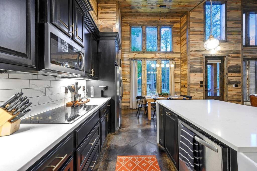 Ember Skye Cabin - 2 Bdr & Bunk Nook/2.5 Bath Broken Bow Buitenkant foto