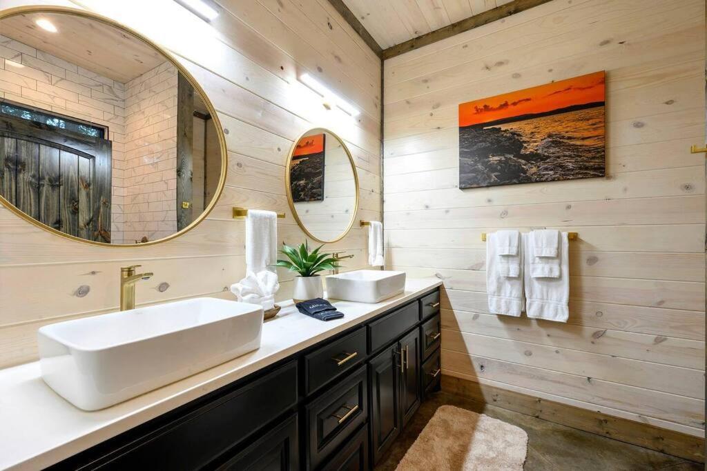 Ember Skye Cabin - 2 Bdr & Bunk Nook/2.5 Bath Broken Bow Buitenkant foto