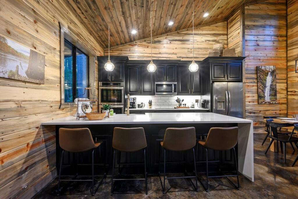 Ember Skye Cabin - 2 Bdr & Bunk Nook/2.5 Bath Broken Bow Buitenkant foto