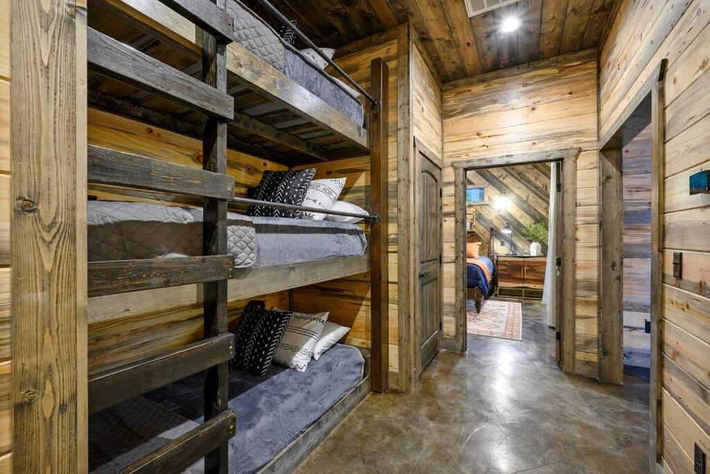 Ember Skye Cabin - 2 Bdr & Bunk Nook/2.5 Bath Broken Bow Buitenkant foto