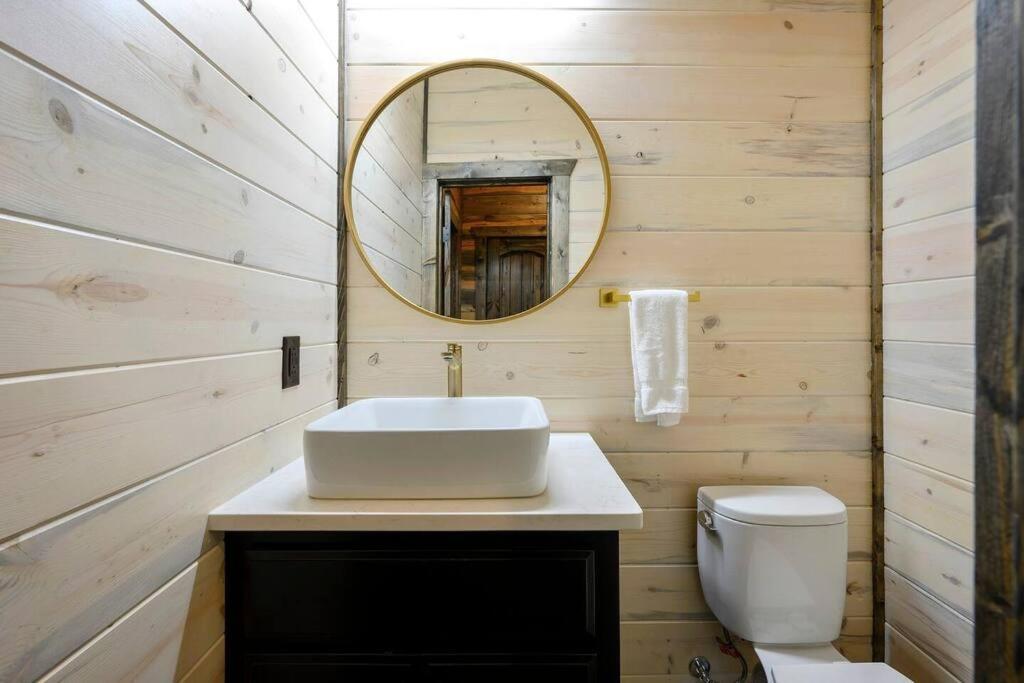 Ember Skye Cabin - 2 Bdr & Bunk Nook/2.5 Bath Broken Bow Buitenkant foto