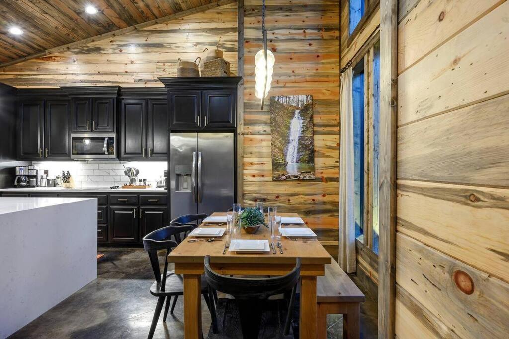 Ember Skye Cabin - 2 Bdr & Bunk Nook/2.5 Bath Broken Bow Buitenkant foto